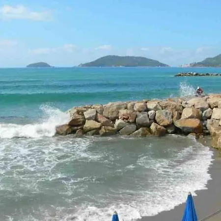 Ca Nicola On The Beach Golfo Dei Poeti Apartment San Terenzo